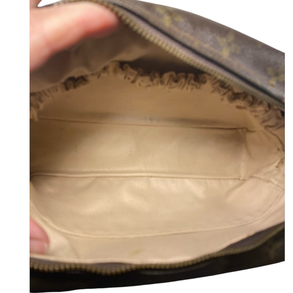 Louis Vuitton Brown Monogram Cosmetic Toiletries Bag Pouch, vintage - Picture 7 of 11